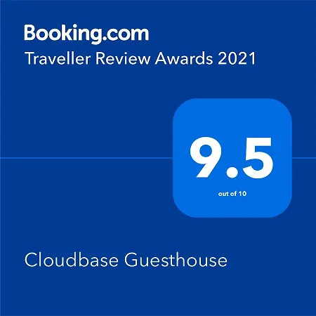 Cloudbase بيت ضيافة